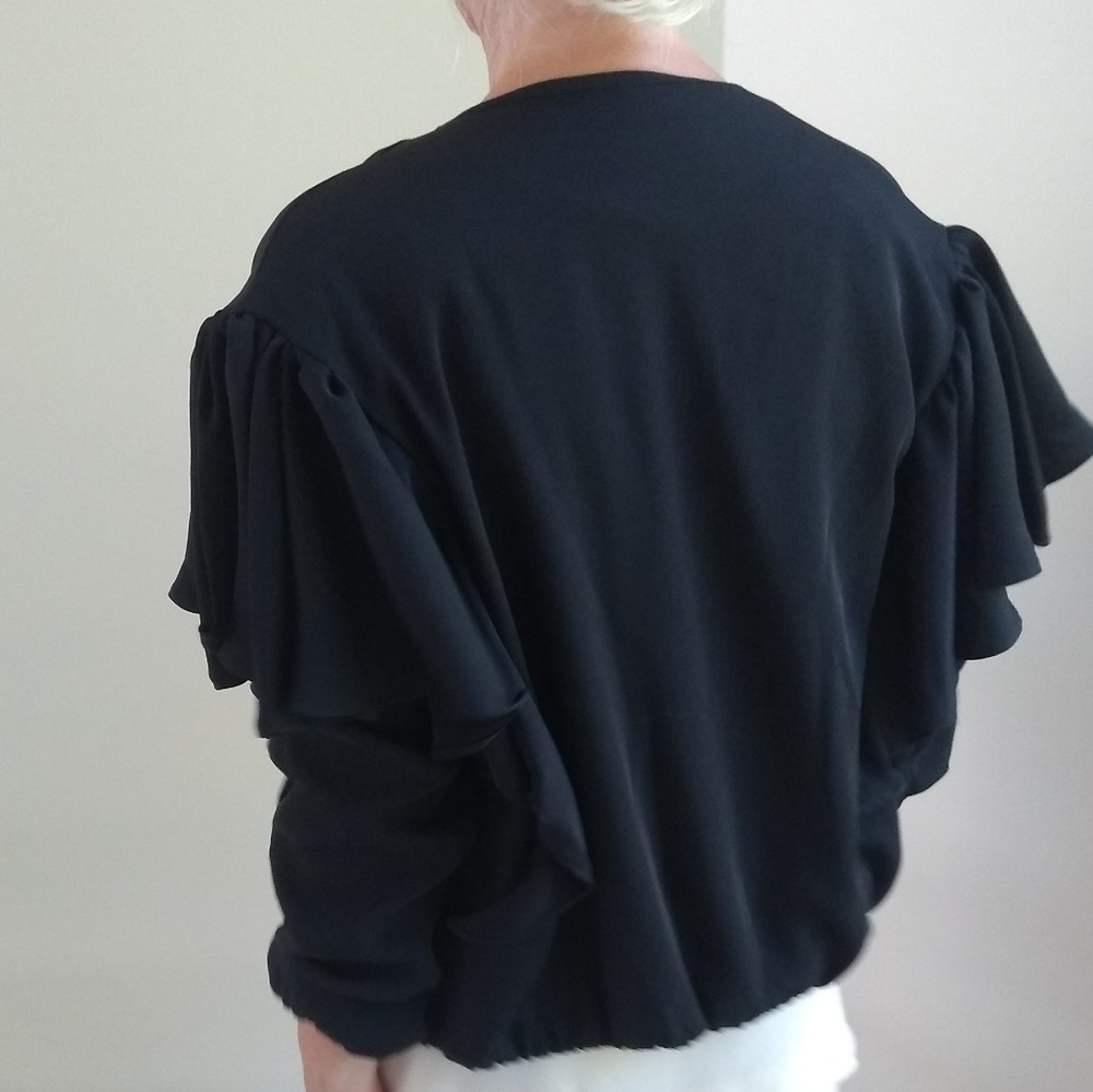 🆕🌿RUFFLE JACKET🌿🌿 - Picture 5 of 7